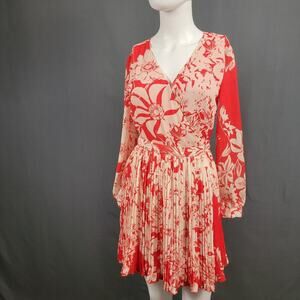 H&M Floral Dress petite 4 Pleated Skirt Wrap Top Feminine Fit Garden Party